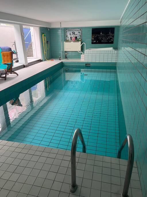 Villa Casa Blanca Mit Privatem Schwimmbad 26 Grad Und Sauna Duisburg Exterior photo